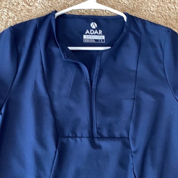 ‎Adar Addition Pro Scrub Navy Top size large - Picture 2 of 5